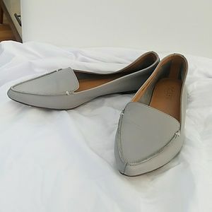 Gray leather pointed toe flats - great condition